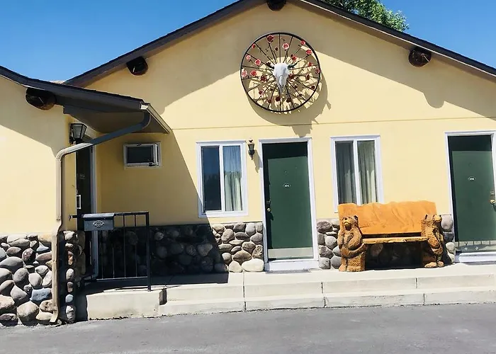 A Western Rose Motel